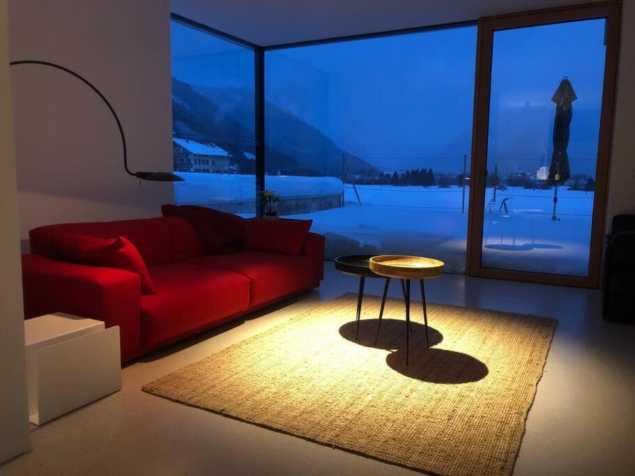 Urban Mountain Chalet With Lake View Маурах Екстериор снимка