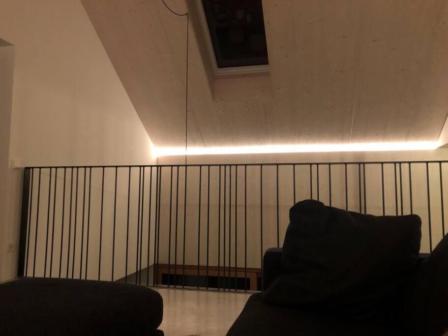 Urban Mountain Chalet With Lake View Маурах Екстериор снимка