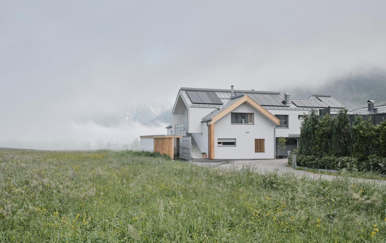 Urban Mountain Chalet With Lake View Маурах Екстериор снимка