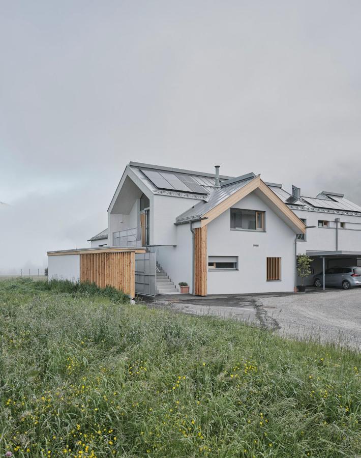 Urban Mountain Chalet With Lake View Маурах Екстериор снимка