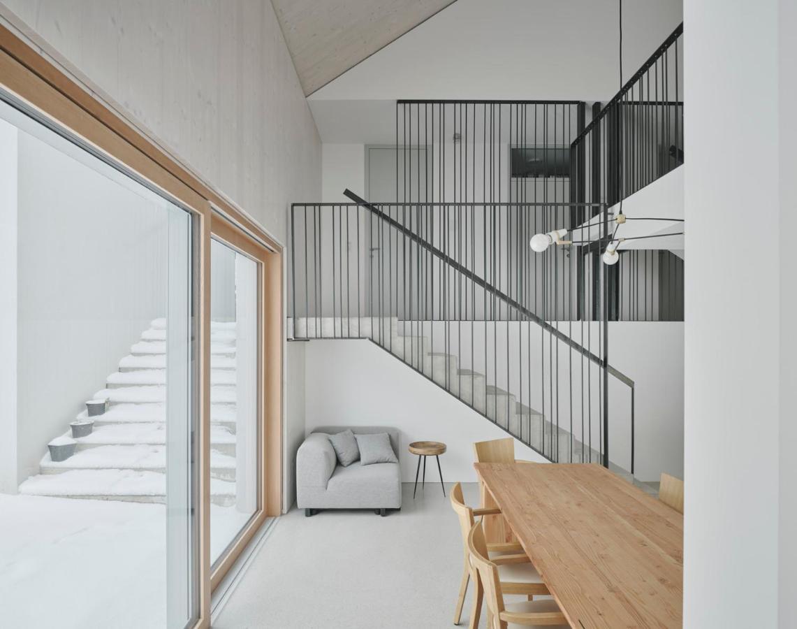 Urban Mountain Chalet With Lake View Маурах Екстериор снимка