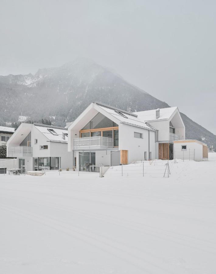 Urban Mountain Chalet With Lake View Маурах Екстериор снимка