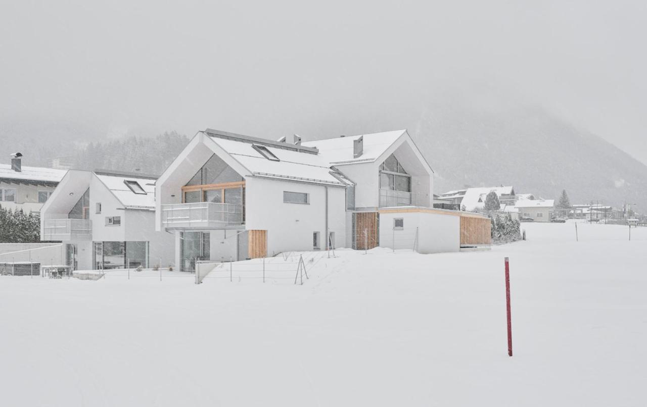 Urban Mountain Chalet With Lake View Маурах Екстериор снимка