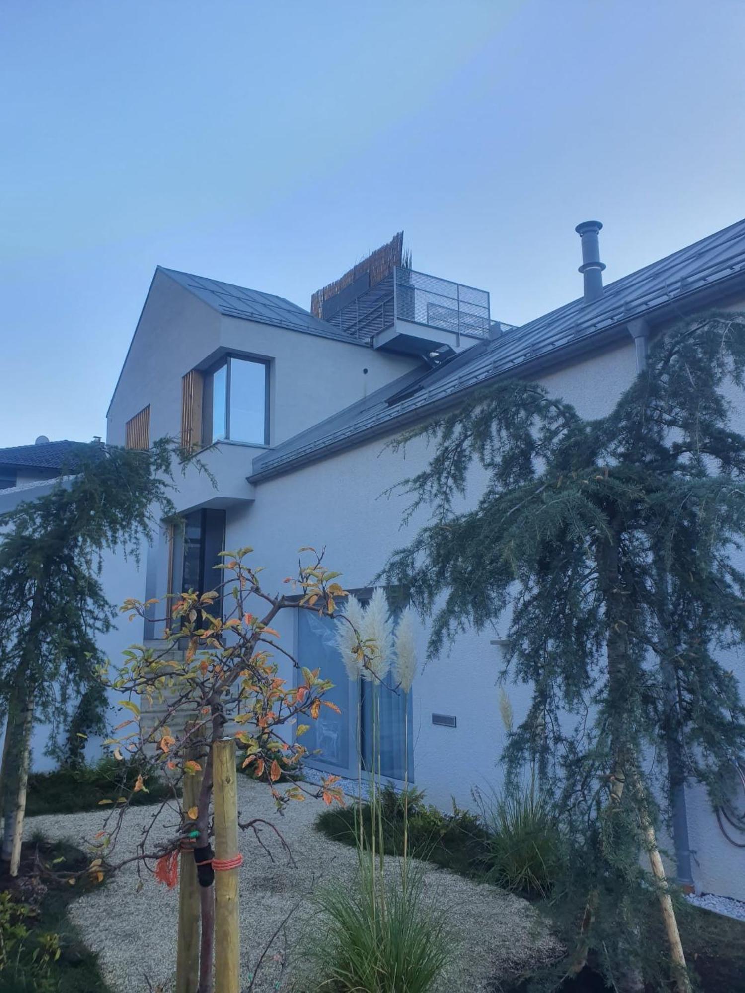 Urban Mountain Chalet With Lake View Маурах Екстериор снимка